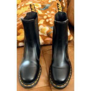 2976 Women's Hi Chelsea Boots